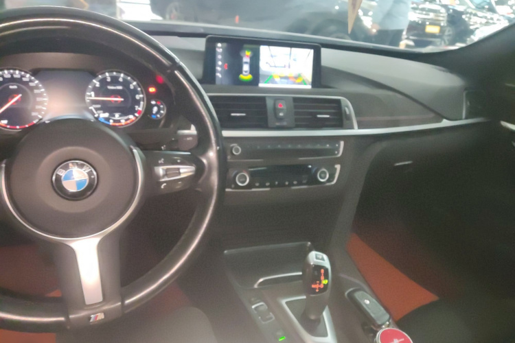 宝马3系GT 2020款 320i M运动套装中控内饰7002