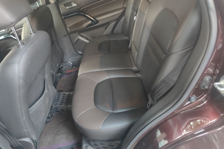 广汽传祺 传祺GS4 2015款 200T G-DCT豪华版中控内饰21