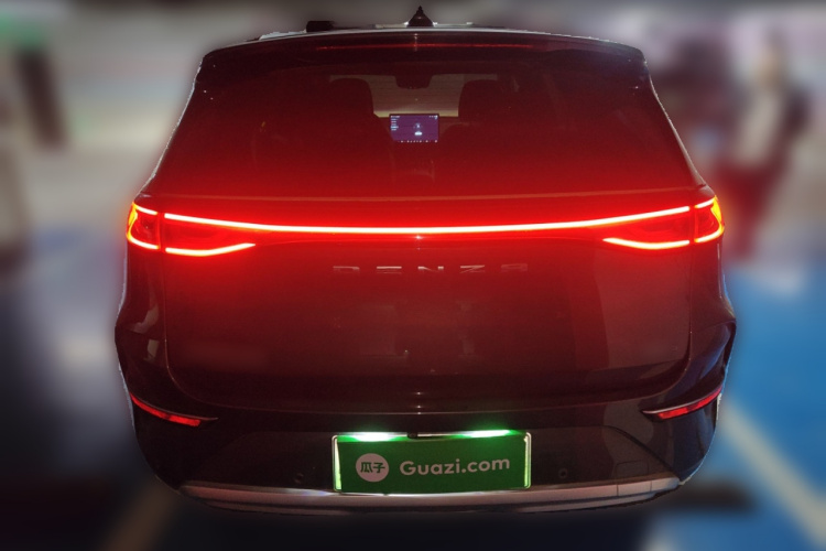 腾势N8 2023款 四驱超混旗舰六座版车身外观6004