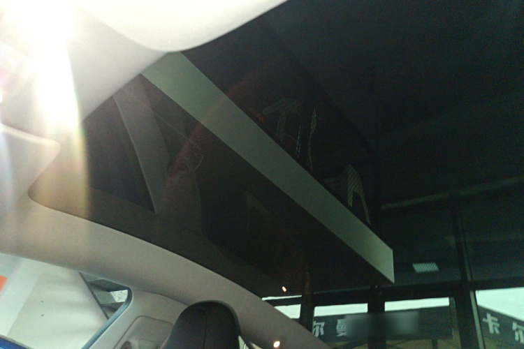 特斯拉 Model Y 2022款 长续航全轮驱动版中控内饰22