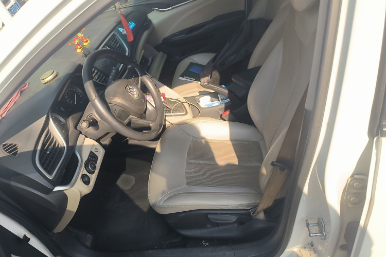 别克 英朗 2016款 15N 自动精英型中控内饰19