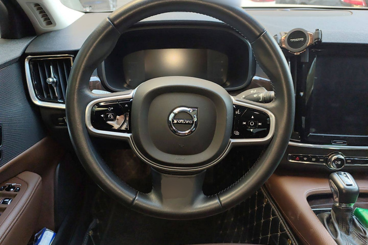 沃尔沃S90 2018款 T4 智远版中控内饰13