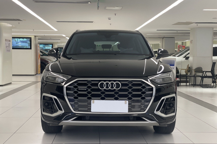 奥迪Q5L 2022款 改款 40T 豪华动感型车身外观6005