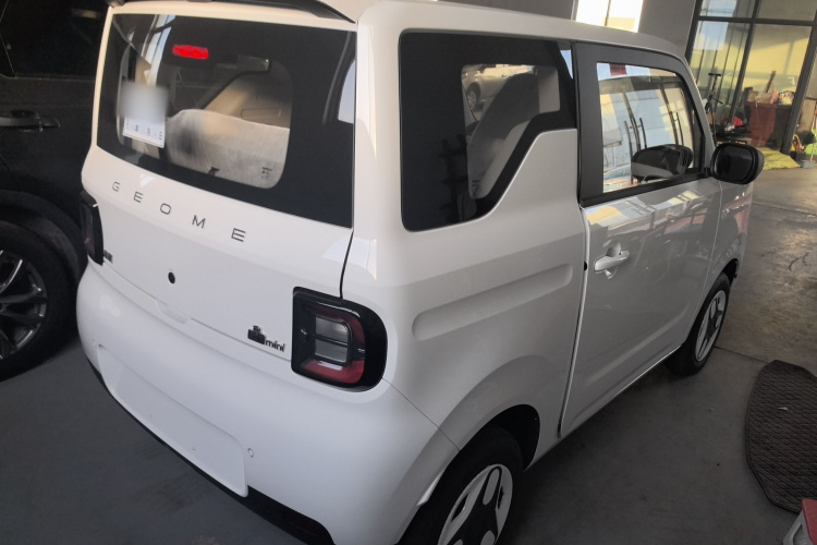 吉利银河 熊猫 2025款 210km 元气熊车身外观7