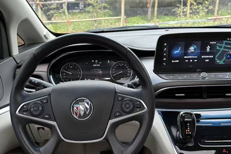 别克GL8 2020款 陆上公务舱 652T 尊贵型中控内饰7003