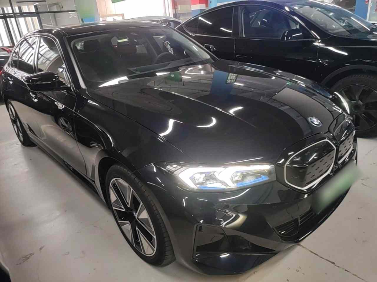 宝马i3 2024款 eDrive 40 L 曜夜运动套装(5)