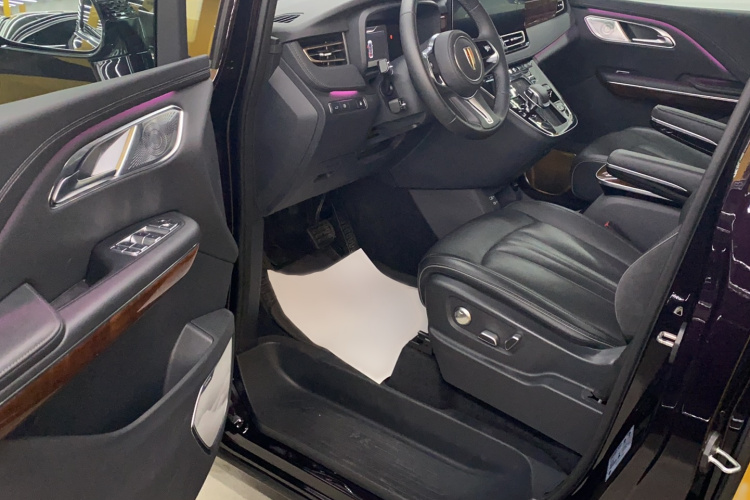 红旗HQ9 PHEV 2024款 2.0T 四驱豪华版中控内饰7002