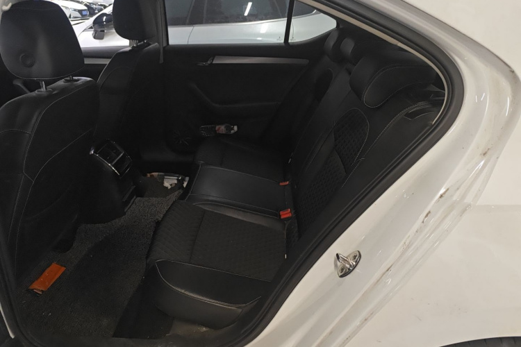 斯柯达 速派 2016款 TSI280 DSG创行版中控内饰21