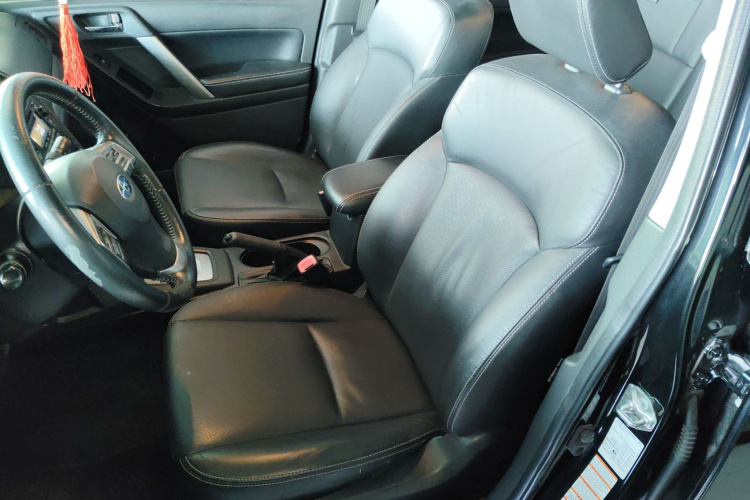 斯巴鲁 森林人 2013款 2.5i 自动精英版中控内饰19