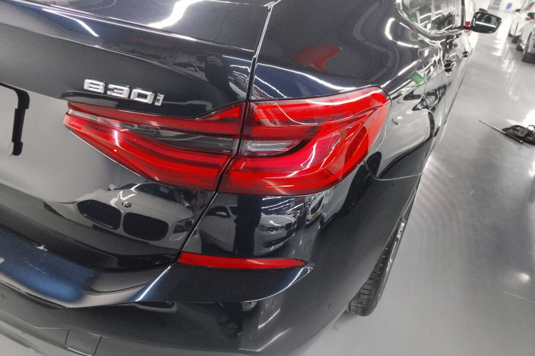 宝马6系GT 2022款 630i M运动套装车身外观6006