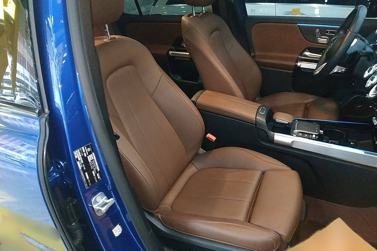 奔驰GLB 2024款 GLB 220 4MATIC局部细节41