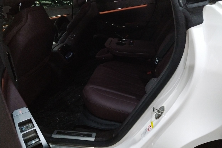 腾势Z9GT 2024款 1100四驱Pro版中控内饰21