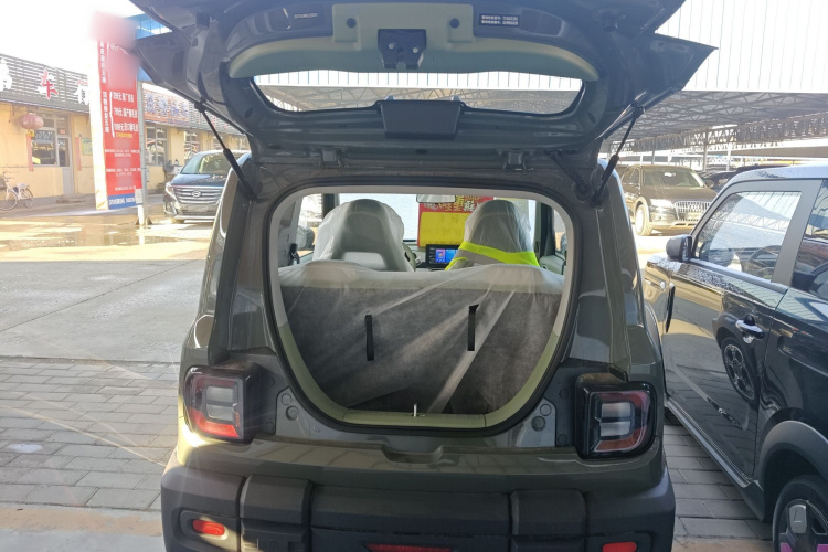 吉利银河 2025款 210km 熊猫骑士机舱底盘23