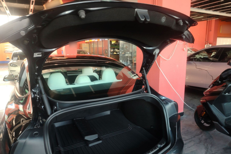 特斯拉 Model 3 2023款 长续航全轮驱动版局部细节23