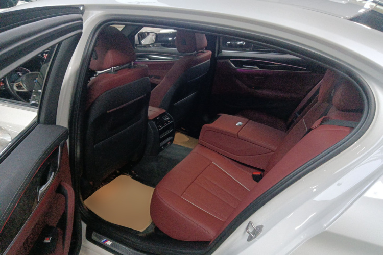 宝马5系 2022款 改款 525Li M运动套装中控内饰21