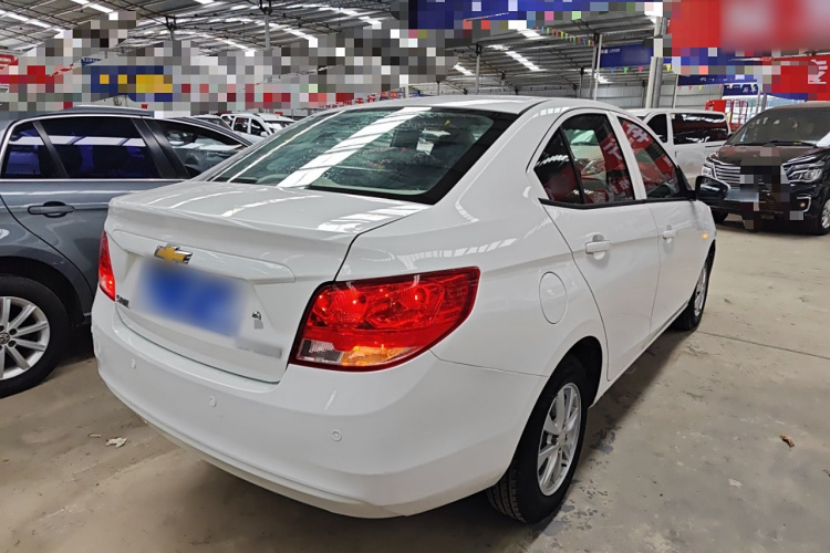 雪佛兰 2018款 赛欧3 1.3L AMT理想版车身外观7