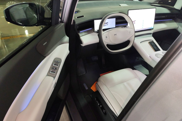 小鹏X9 2025款 740超长续航 Max中控内饰7003