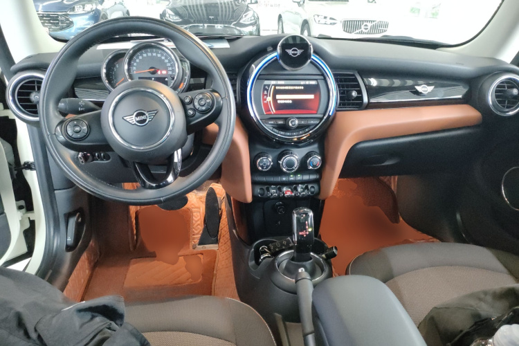 MINI 2019款 1.5T ONE PLUS中控内饰7002