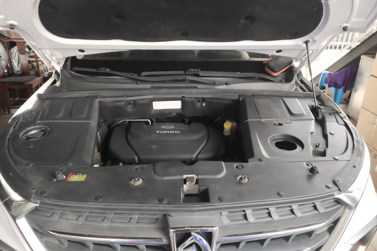 宝骏530 2019款 1.5T CVT豪华型 国V机舱底盘24