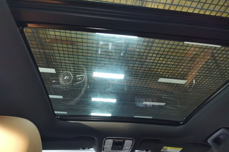 理想汽车 理想ONE 2021款 增程6座版局部细节22