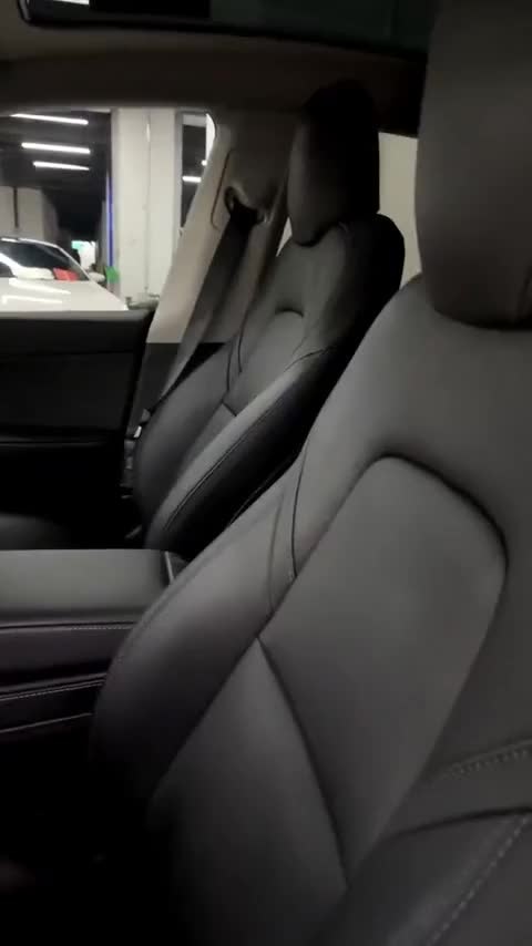 特斯拉 Model Y 2022款 后轮驱动版讲解2