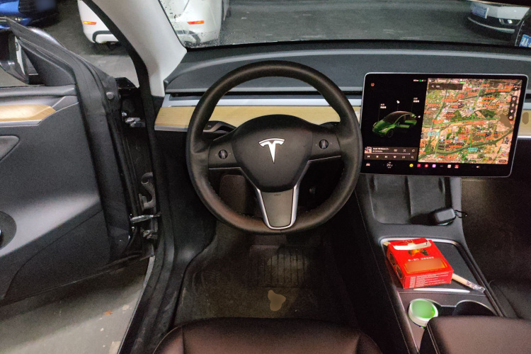 特斯拉 Model Y 2021款 长续航全轮驱动版 3D7中控内饰13