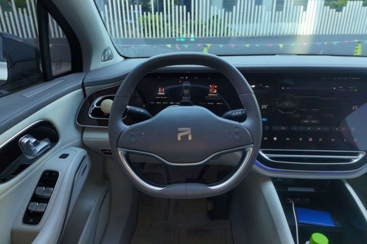 飞凡汽车 飞凡R7 2022款 性能高阶版中控内饰13