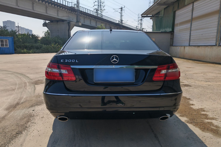 奔驰E级 2012款 E 300 L 时尚型车身外观6004