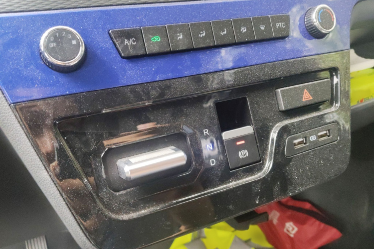 东风 御风EM27 2024款 EM27L 亿纬动力 41.86kWh局部细节18