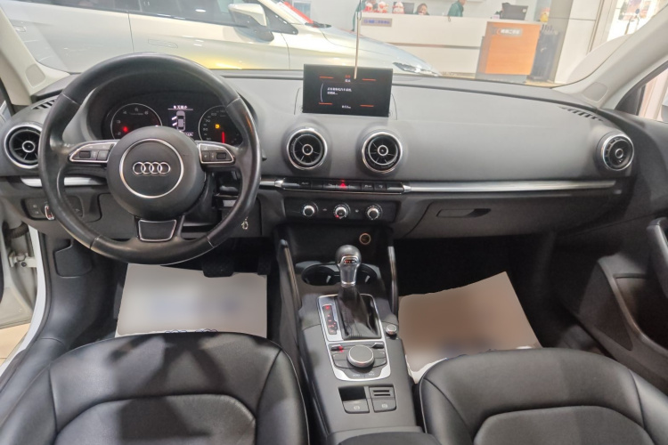 奥迪A3 2015款 Limousine 35 TFSI 百万纪念智领型中控内饰7002
