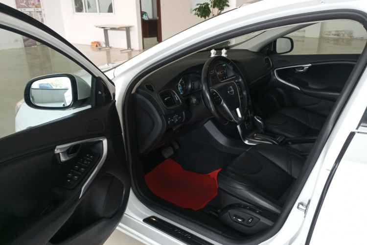 沃尔沃V40 2015款 1.6T 智雅版中控内饰7003