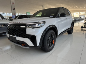 福特 探险者 2023款 EcoBoost 285 昆仑巅峰版 6座