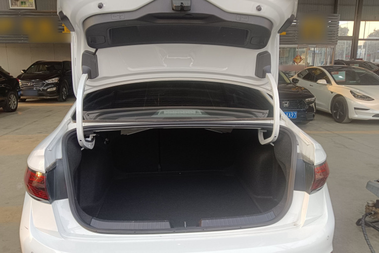 大众 速腾 2023款 280TSI DSG超越版机舱底盘23