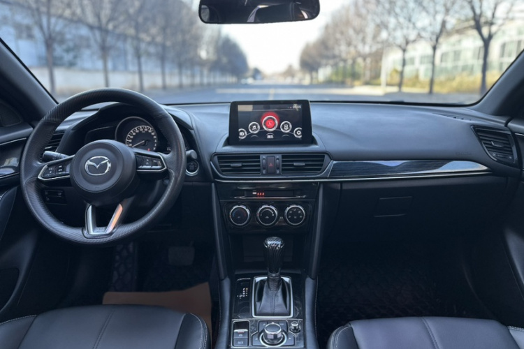 马自达CX-4 2021款 2.0L 自动两驱蓝天活力版中控内饰7010