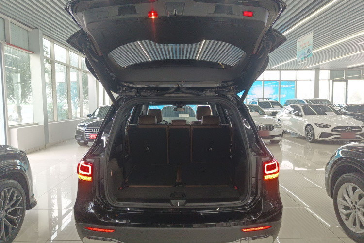 奔驰GLB 2023款 GLB 220 时尚型局部细节23