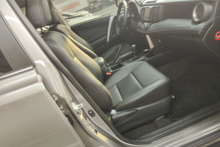 丰田 RAV4荣放 2016款 2.0L CVT两驱风尚版 国V局部细节41