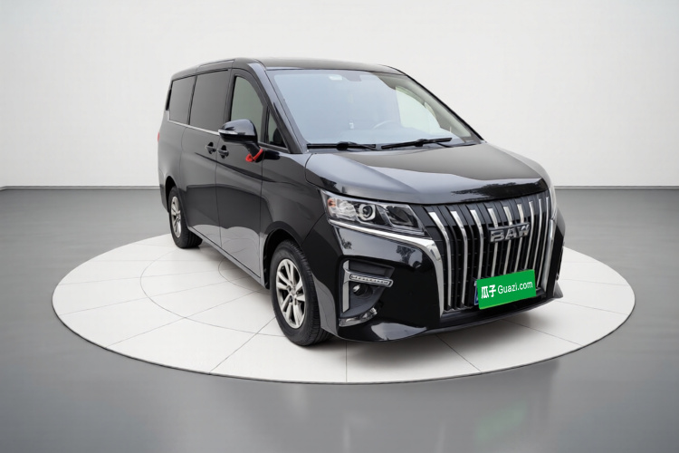 BAW北汽制造 锐胜王牌M7 2023款 2.0L 长轴行政版 9座车身外观3