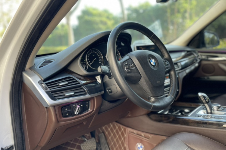 宝马X5(进口) 2015款 xDrive28i中控内饰7009