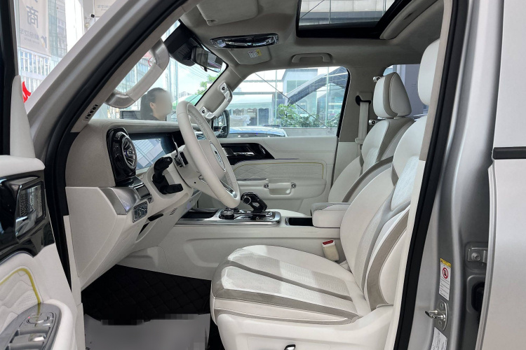 超境汽车 共创坦克300 2021款 2.0T 赛博坦克中控内饰7008