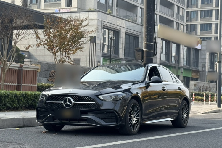 奔驰C级 2023款 改款 C 260 L 运动版车身外观1
