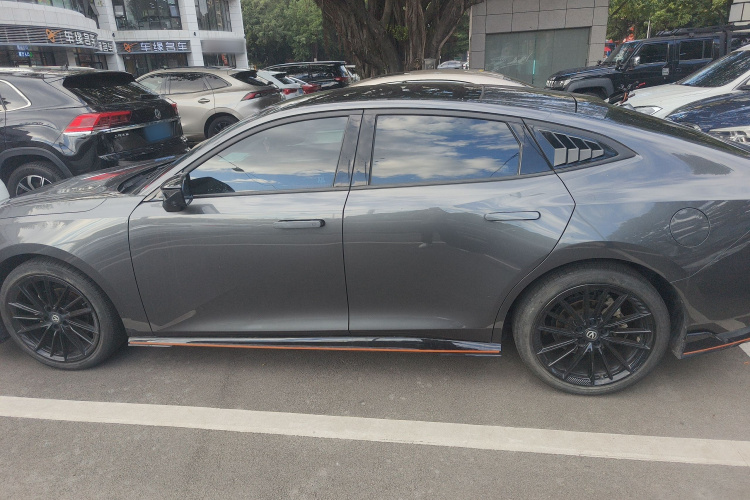 长安UNI-V 2023款 1.5T 运动版车身外观6003