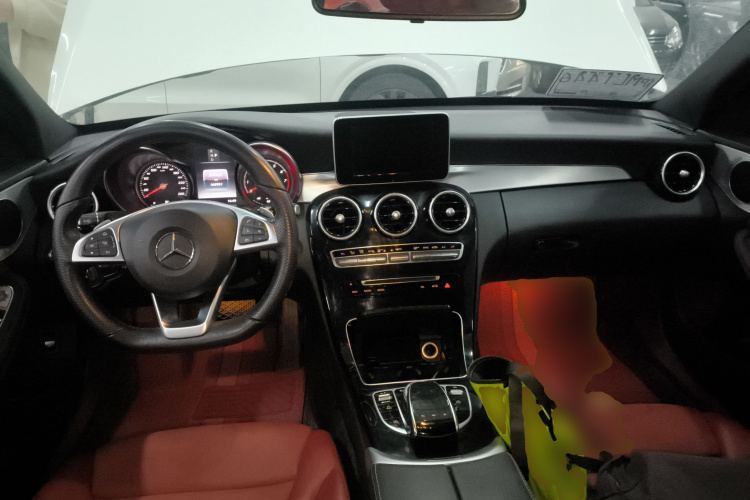 奔驰C级 2018款 C 200 运动版中控内饰12