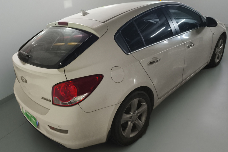 雪佛兰 科鲁兹 2013款 掀背 1.6T 自动旗舰型车身外观7