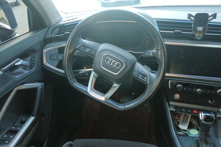 奥迪Q3 2020款 45 TFSI quattro 时尚动感型中控内饰13