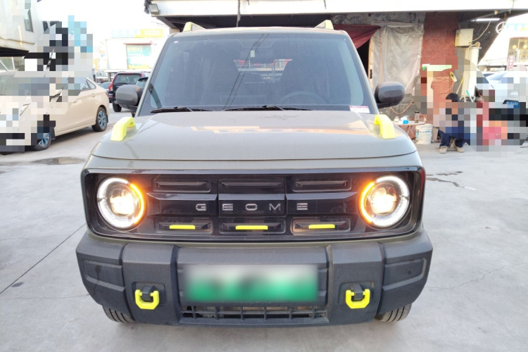 吉利银河 2024款 200km 熊猫骑士车身外观2