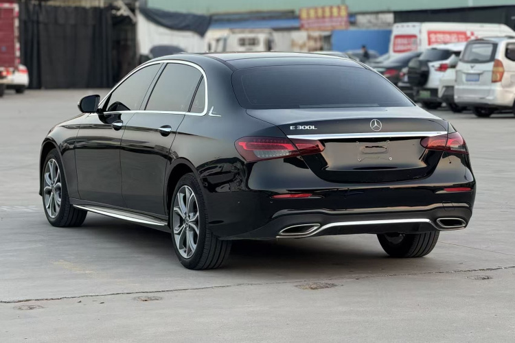 奔驰E级 2021款 改款 E 300 L 运动时尚型车身外观6006