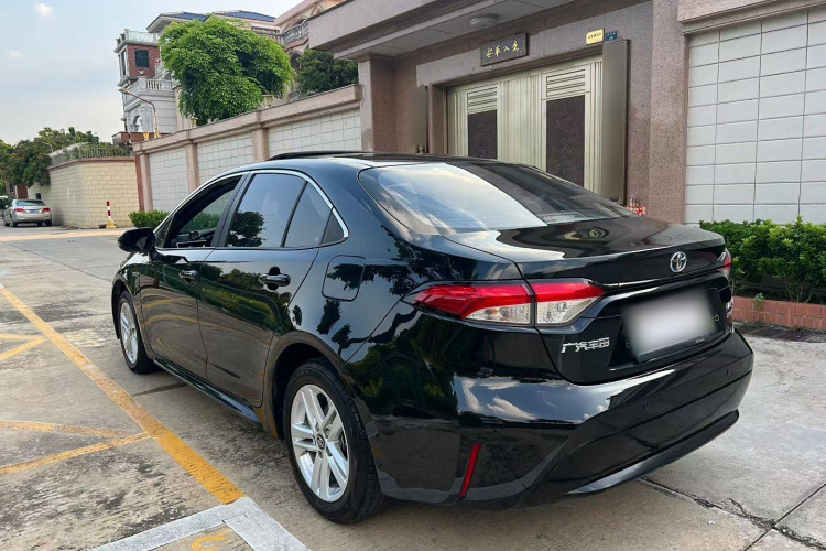 丰田 雷凌 2021款 双擎 1.8H E-CVT豪华版车身外观6006