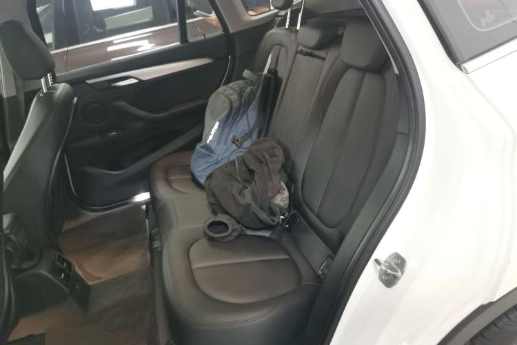 宝马X1 2019款 sDrive20Li 领先型中控内饰21