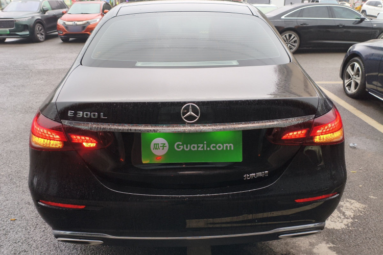 奔驰E级 2023款 改款 E 300 L 时尚型车身外观6004