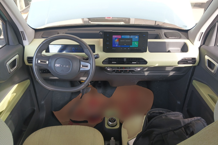 吉利银河 2023款 熊猫mini 200km 耐力熊中控内饰12